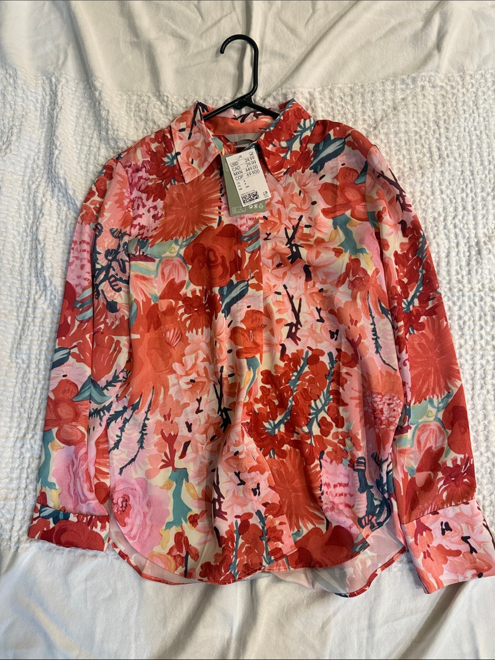 H&M Coral Red Floral Button-Down Blouse